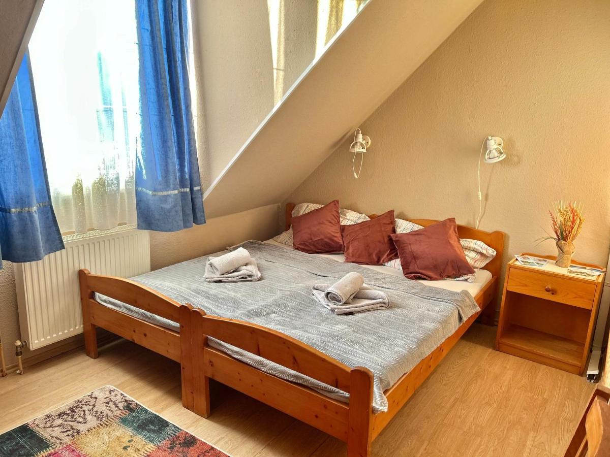 Romantik Camping Es Panzio บุค ภายนอก รูปภาพ